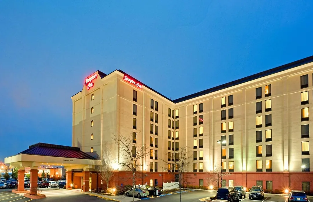 Hampton Inn Boston Logan Airport-1